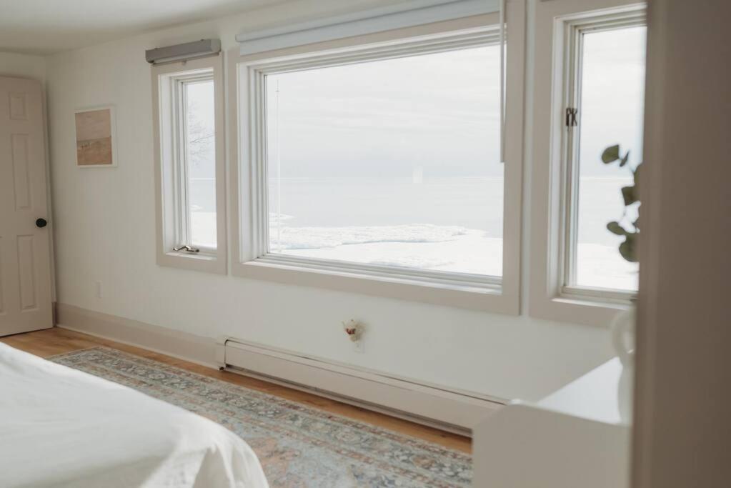 Beach House In Niagara Wainfleet Exterior photo