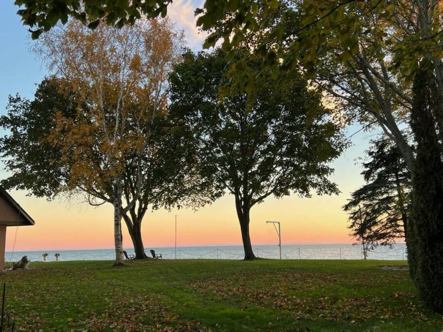 Beach House In Niagara Wainfleet Exterior photo